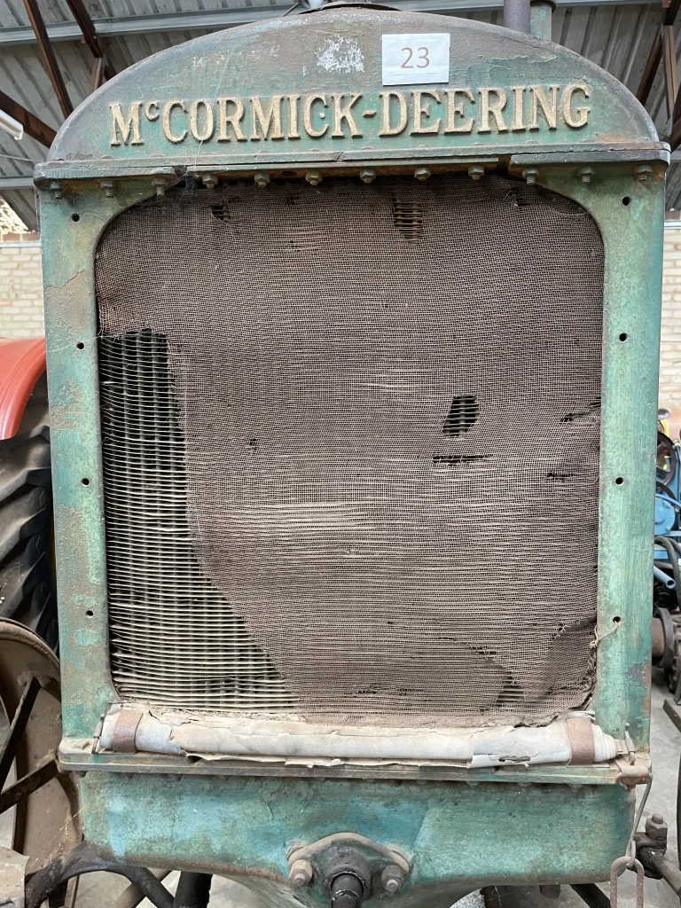 McCormick Deering 15 30 - 1928 - Radiator View