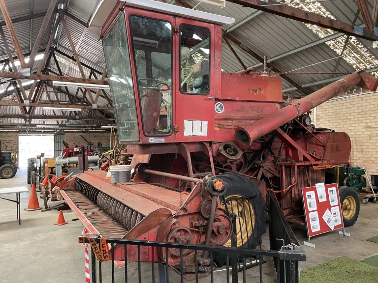 MASSEY FERGUSON AUTO HEADER 587 - c. 1970